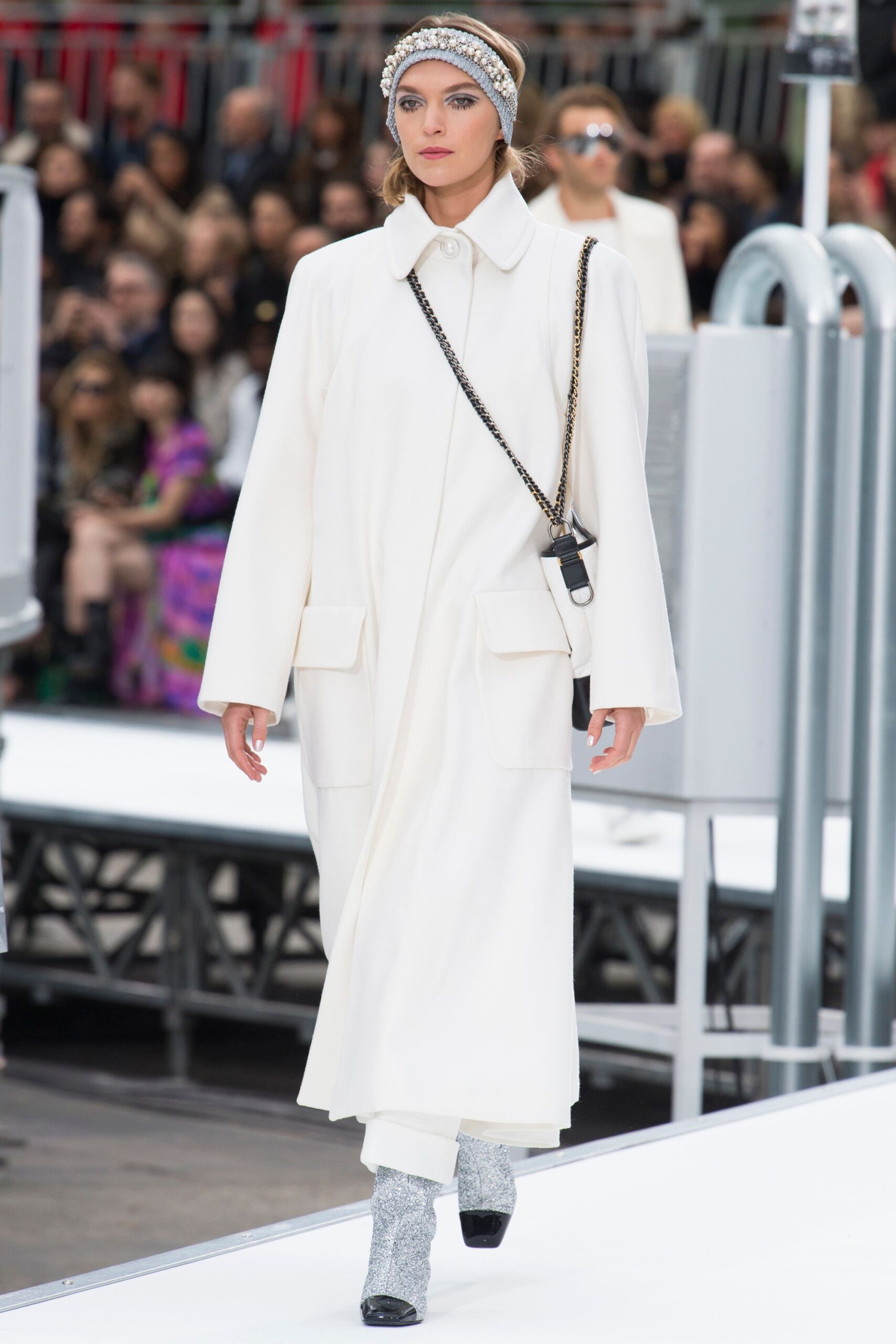 Chanel F/W 17 Look 463