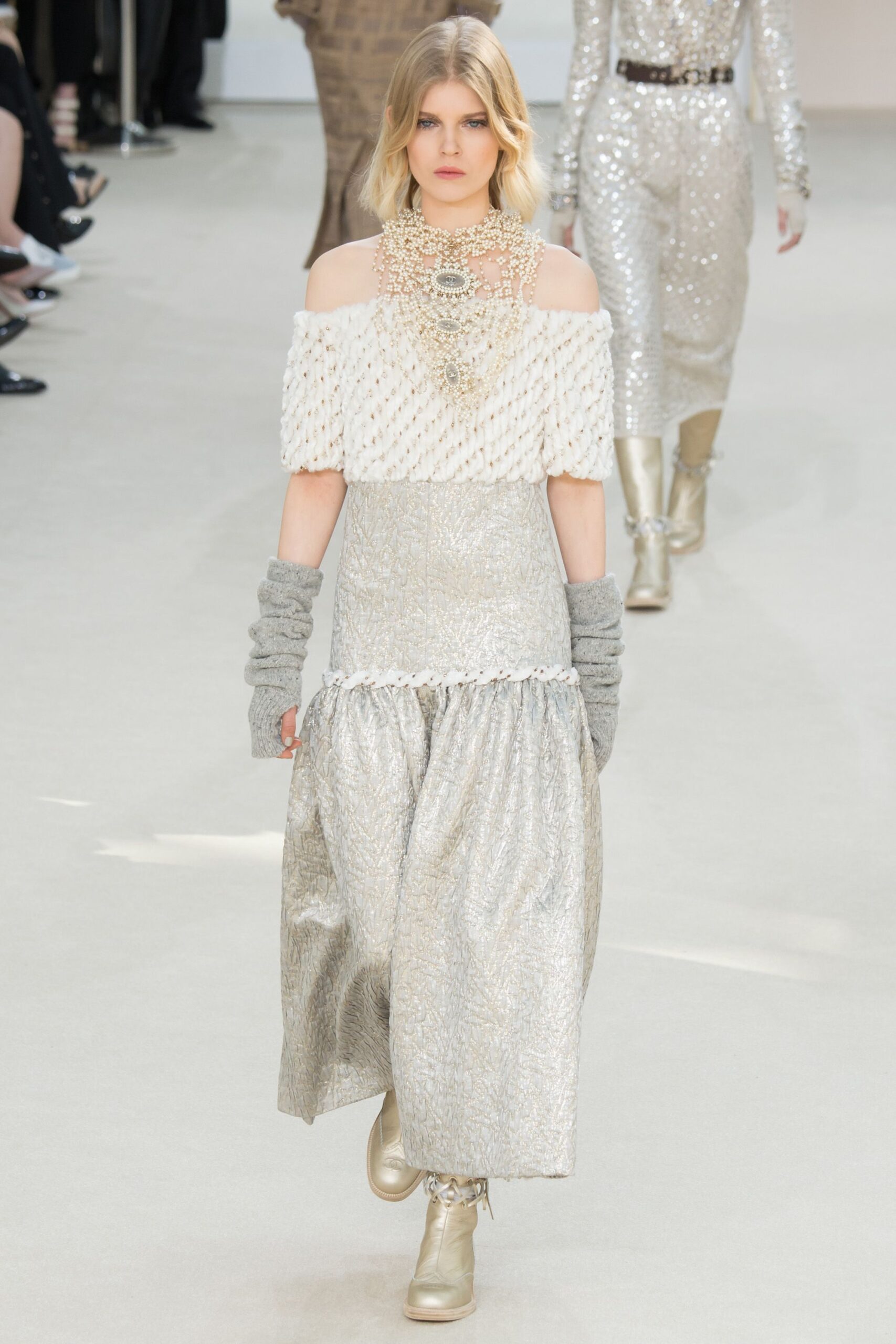 Chanel F/W 16 Look 942