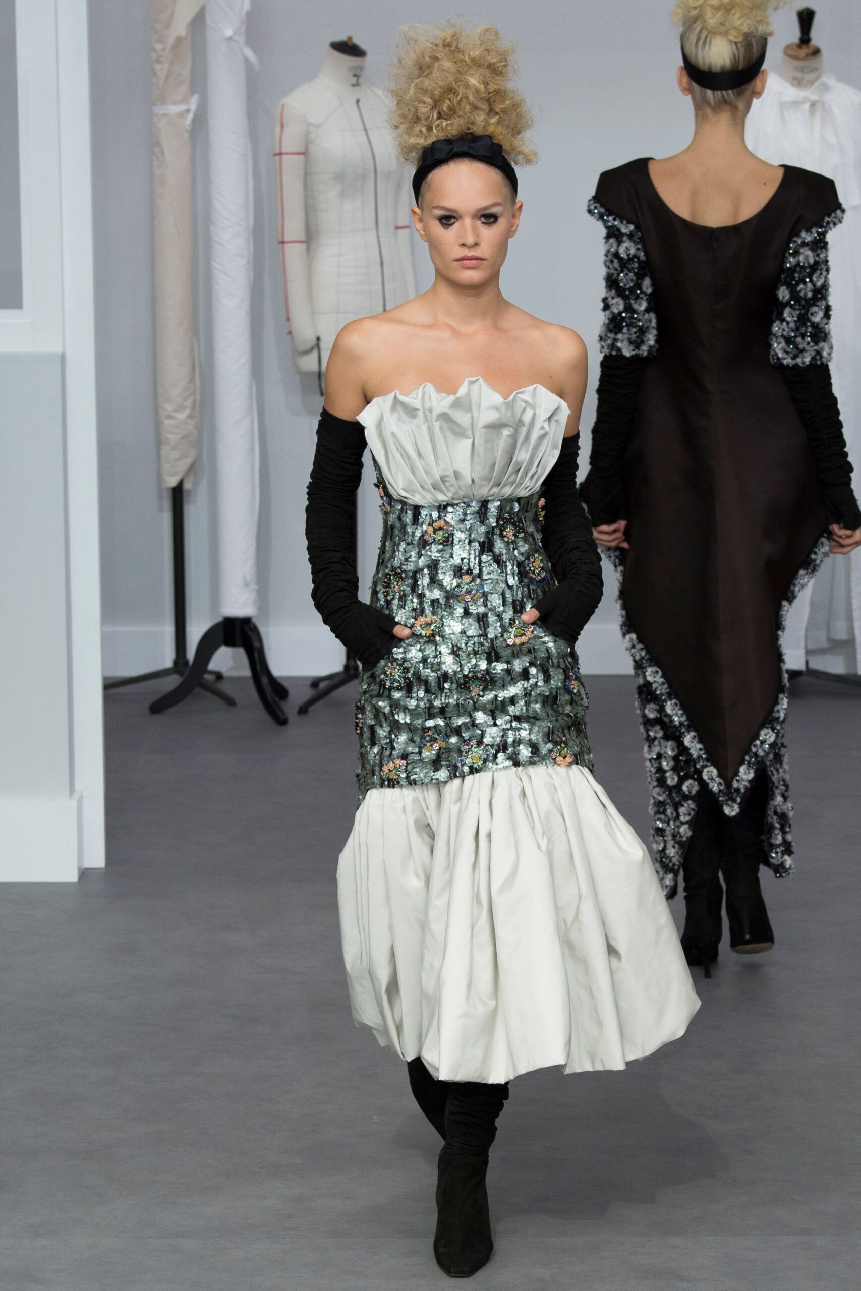 Chanel F/W 16 Couture Look 722
