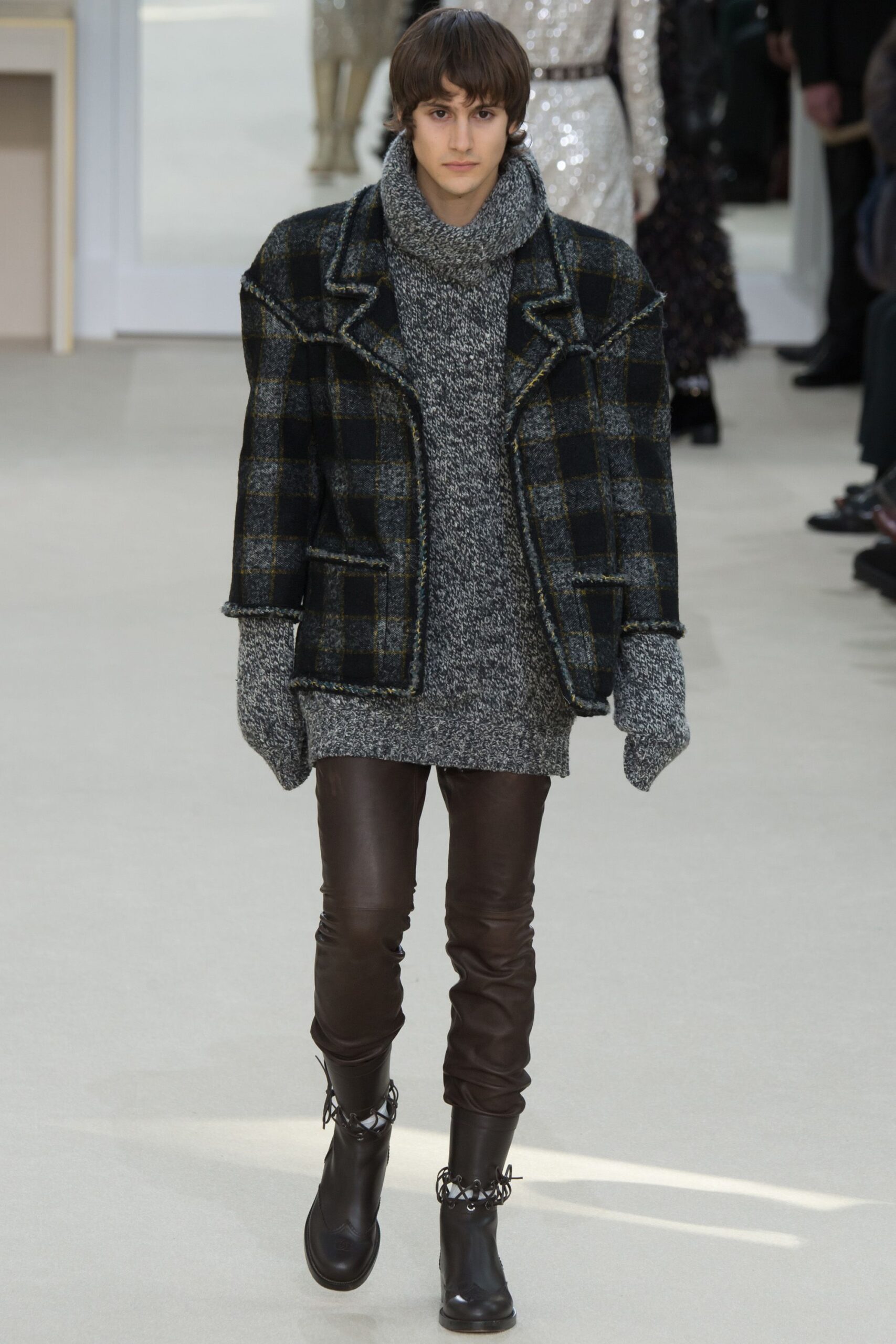 Chanel F/W 16 Look 990