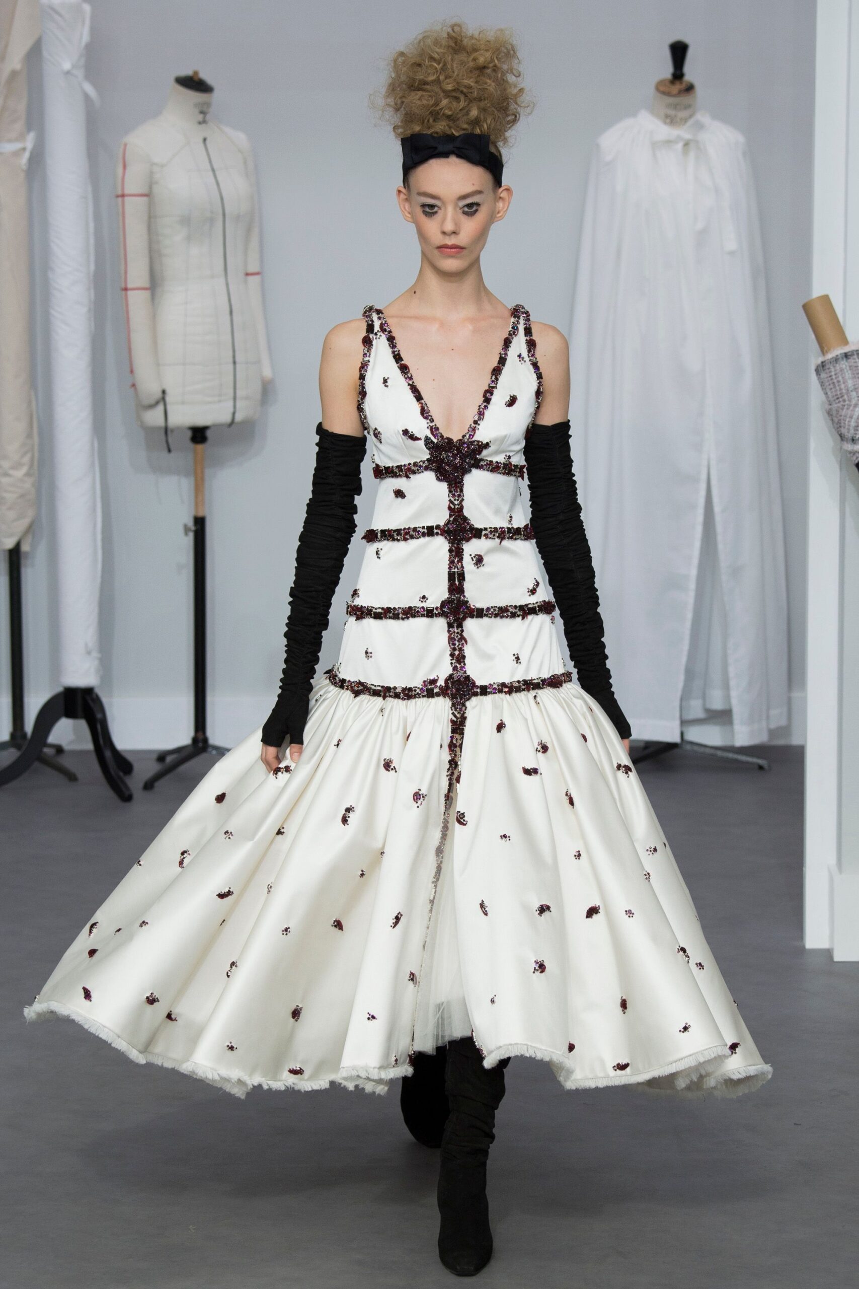 Chanel F/W 16 Couture Look 836