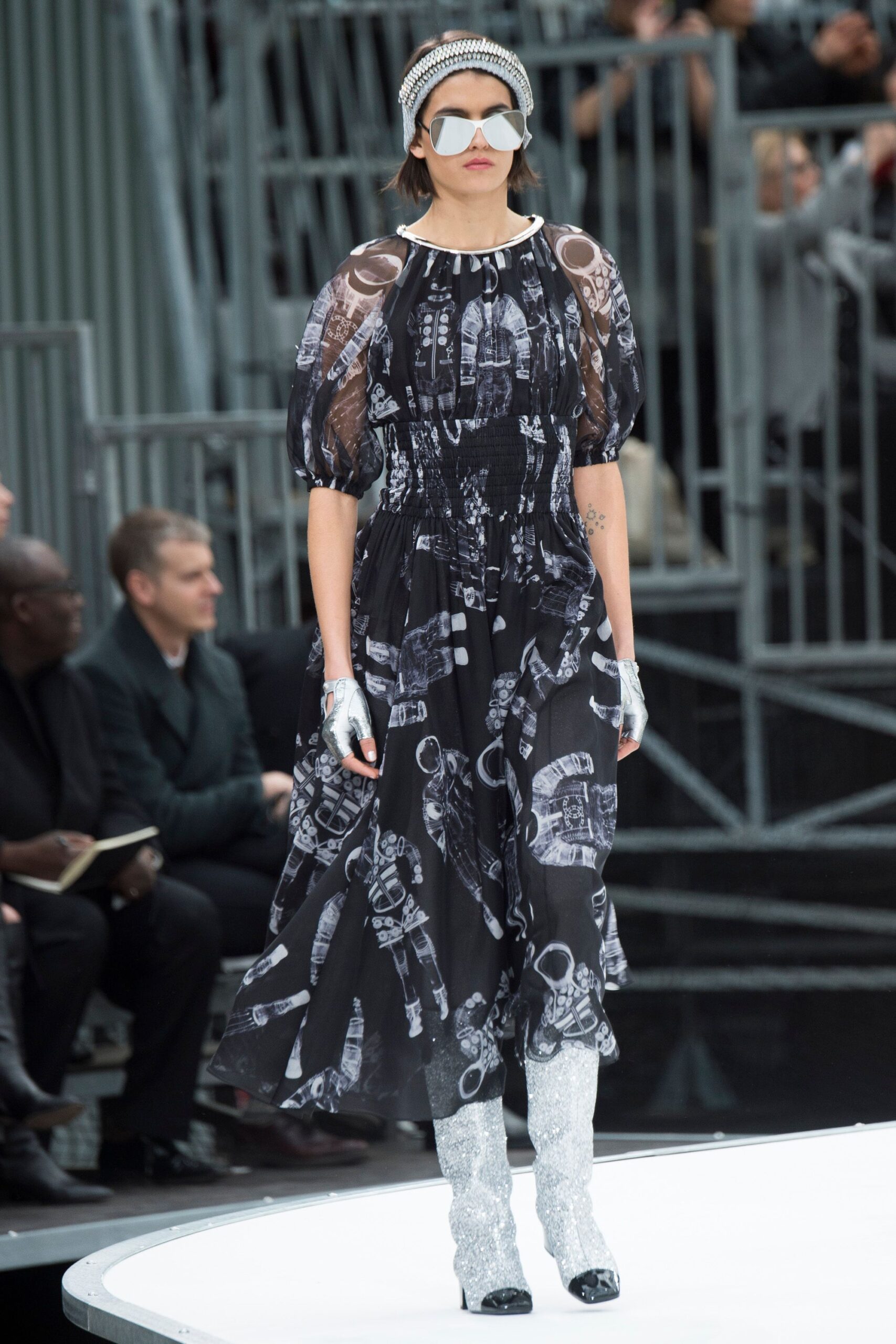 Chanel F/W 17 Look 744