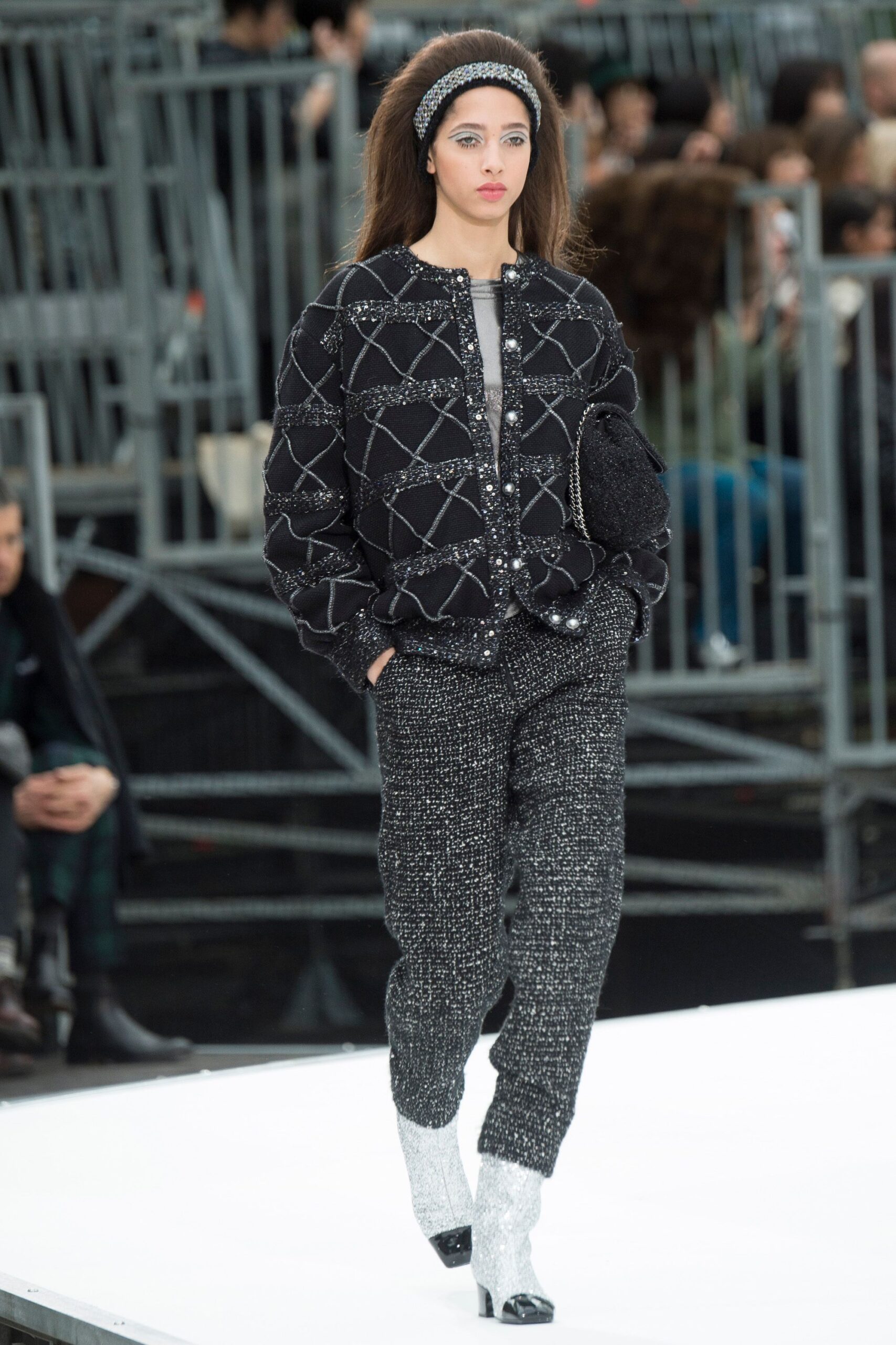 Chanel F/W 17 Look 932