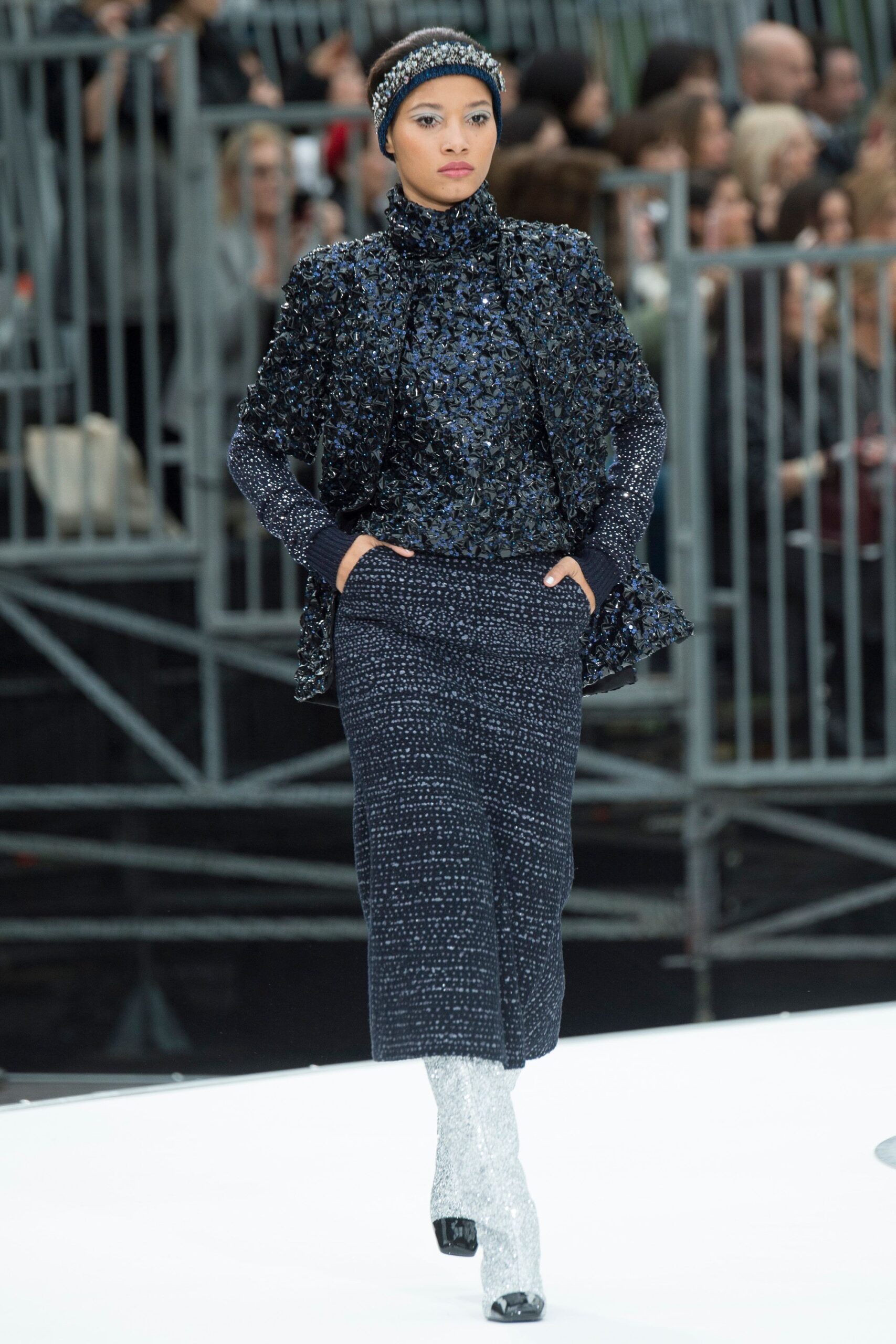 Chanel F/W 17 Look 1080