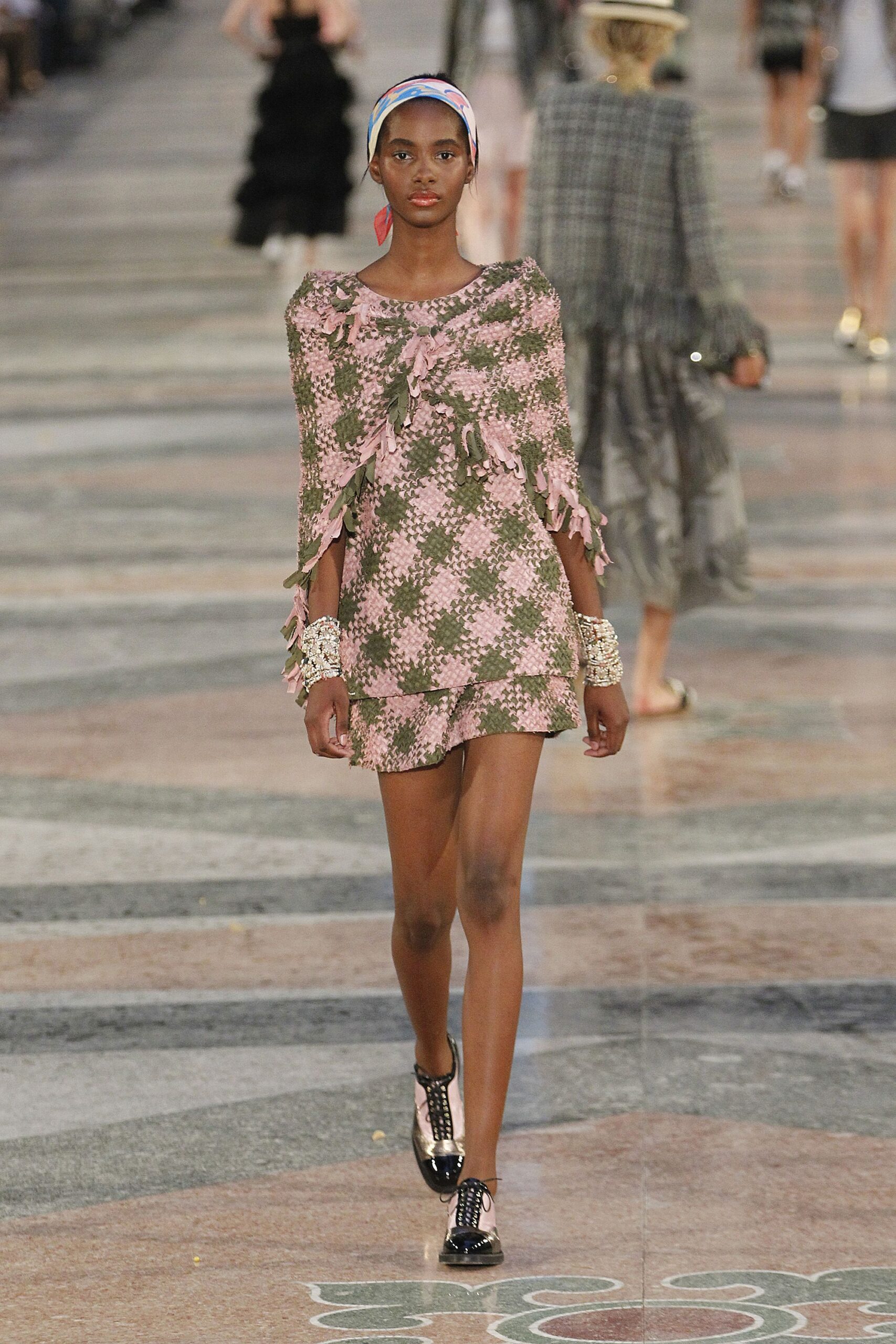 Chanel Resort 17 Look 842