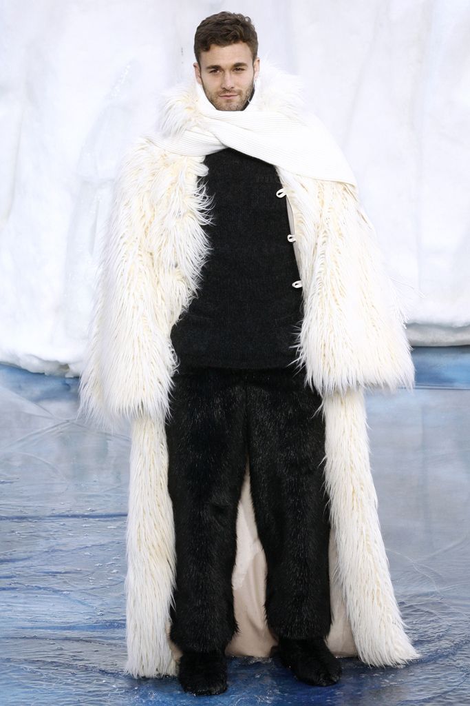 Chanel F/W 10 Look 415
