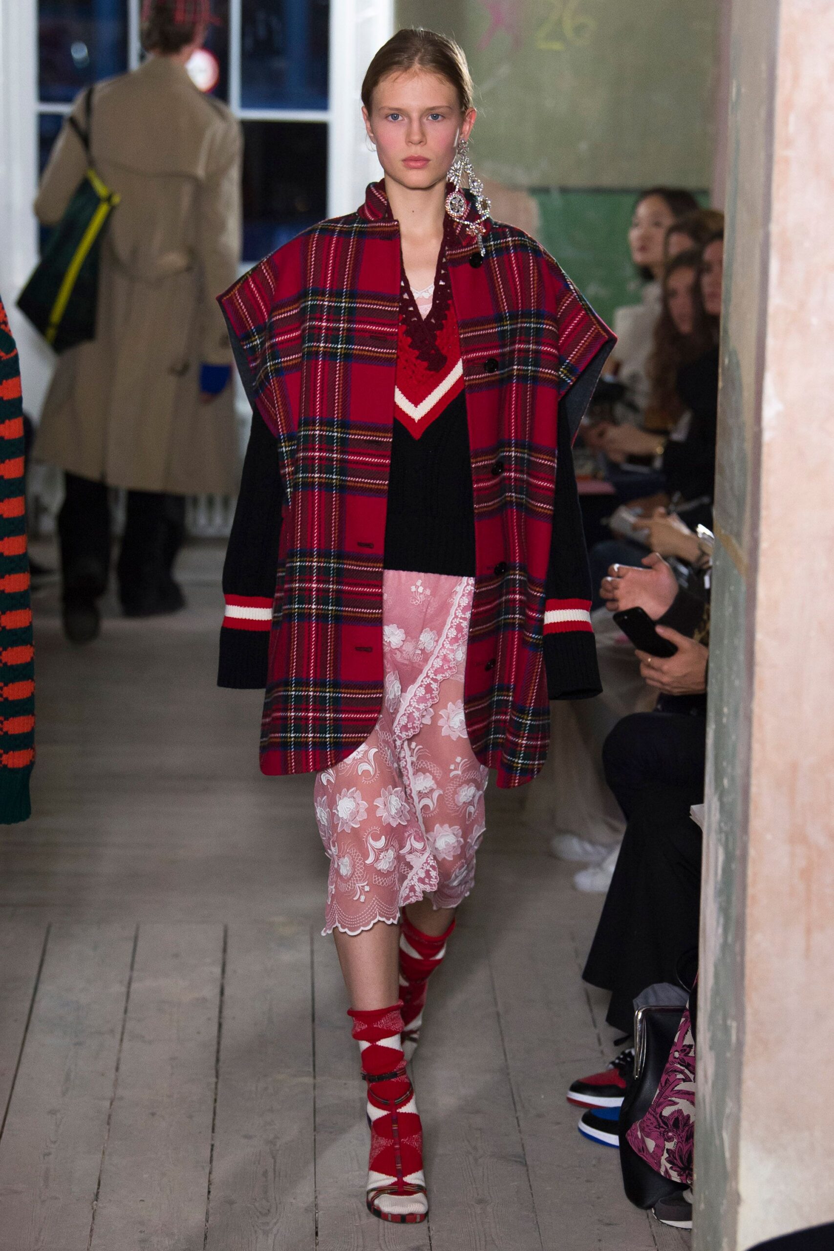 Burberry F/W 17 Look 476