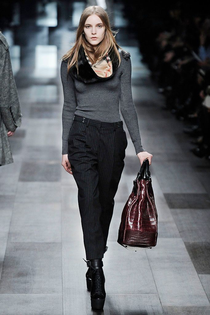 Burberry F/W 09 Look 72