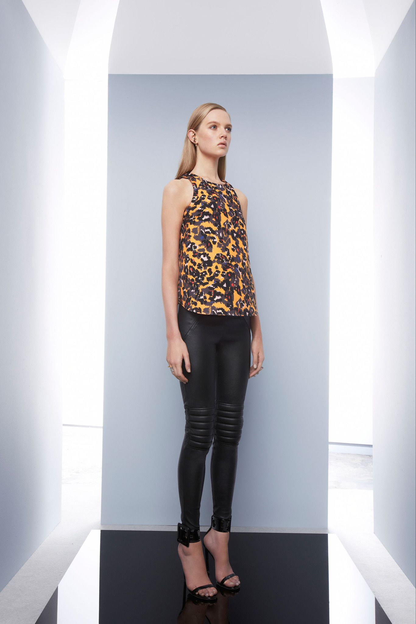 leopard-print sleeveless shell top