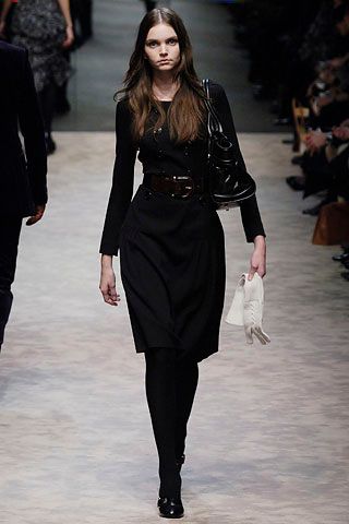 Burberry F/W 06 Look 77
