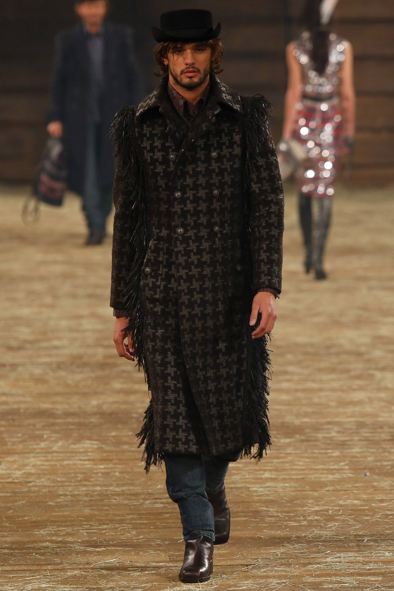 Chanel F/W 14 Look 497