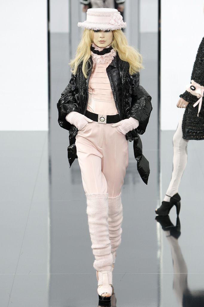 Chanel F/W 09 Look 240