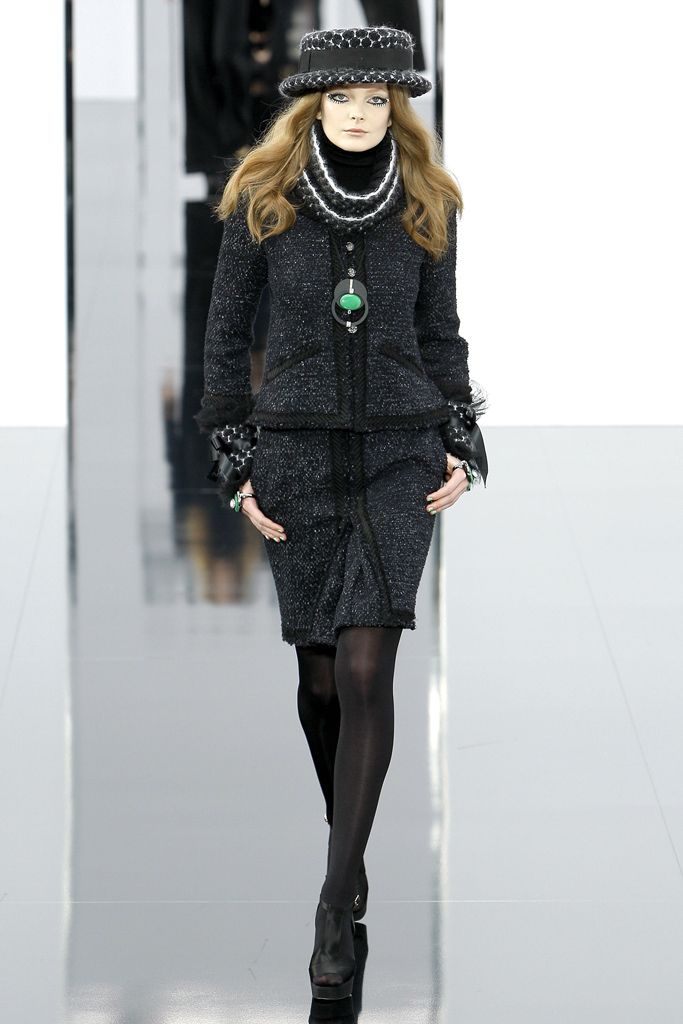 Chanel F/W 09 Look 73