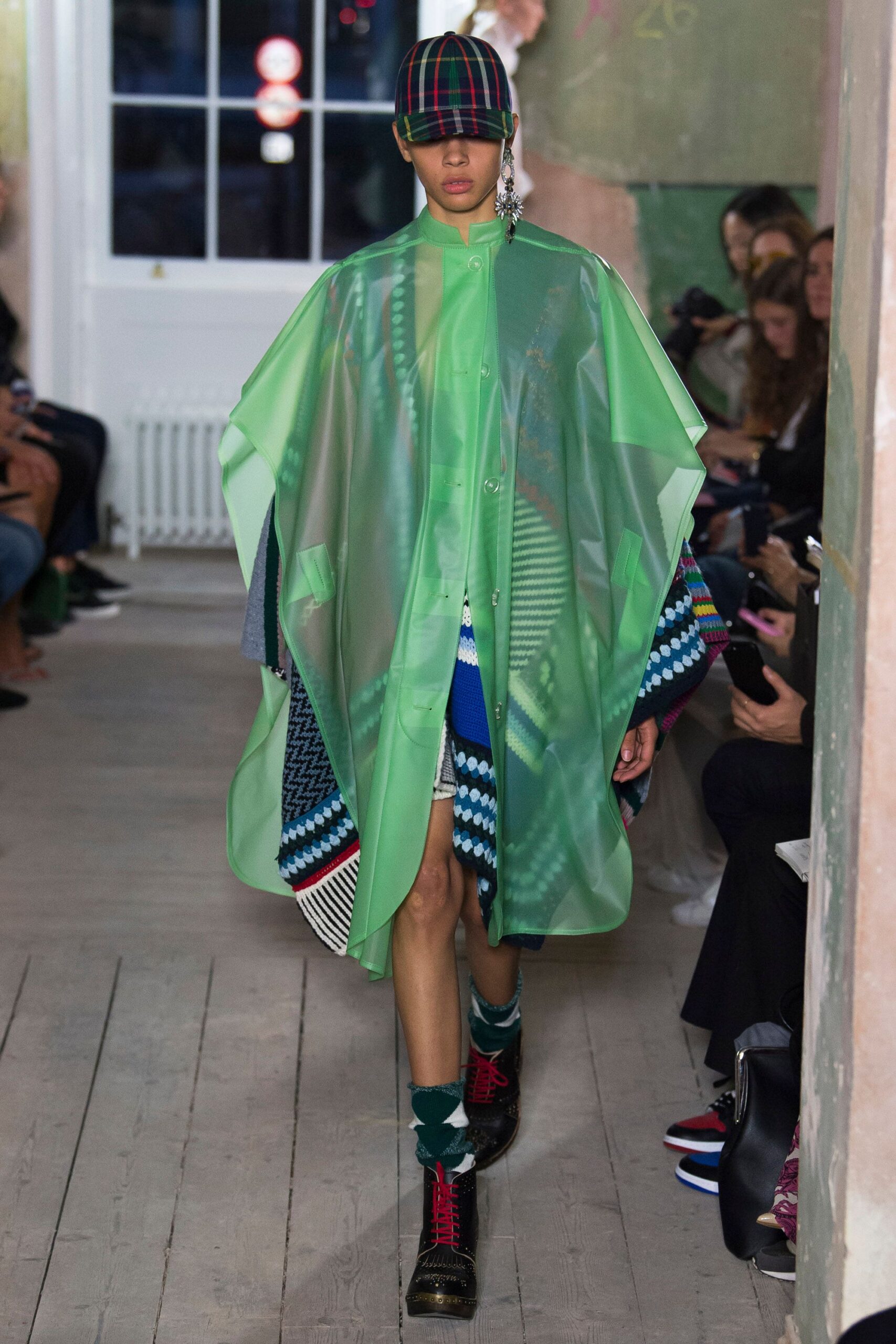 Burberry F/W 17 Look 553