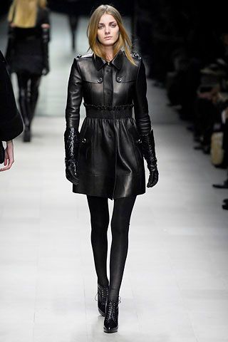 Burberry F/W 07 Look 143