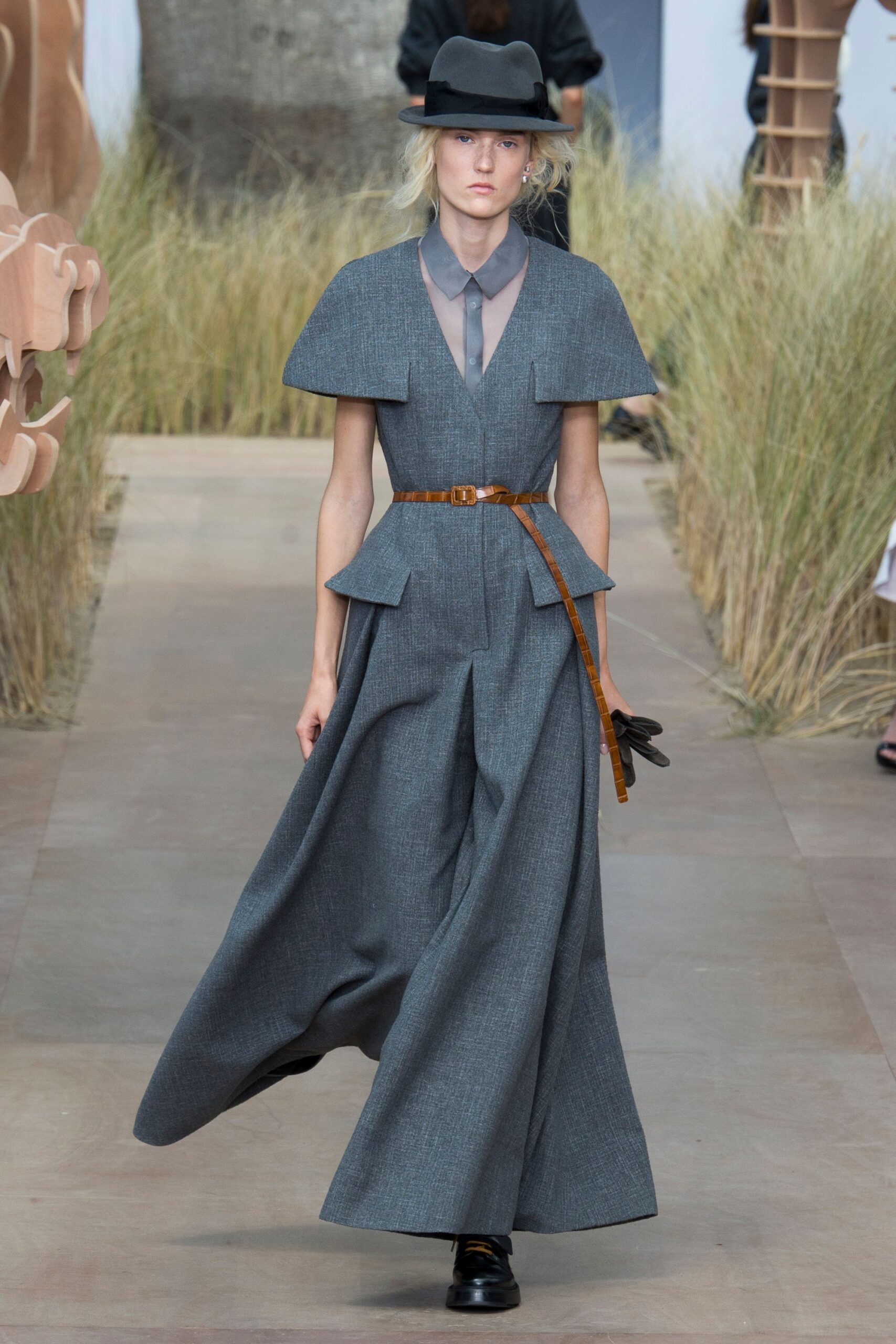 Christian Dior F/W 17 Couture Look 122