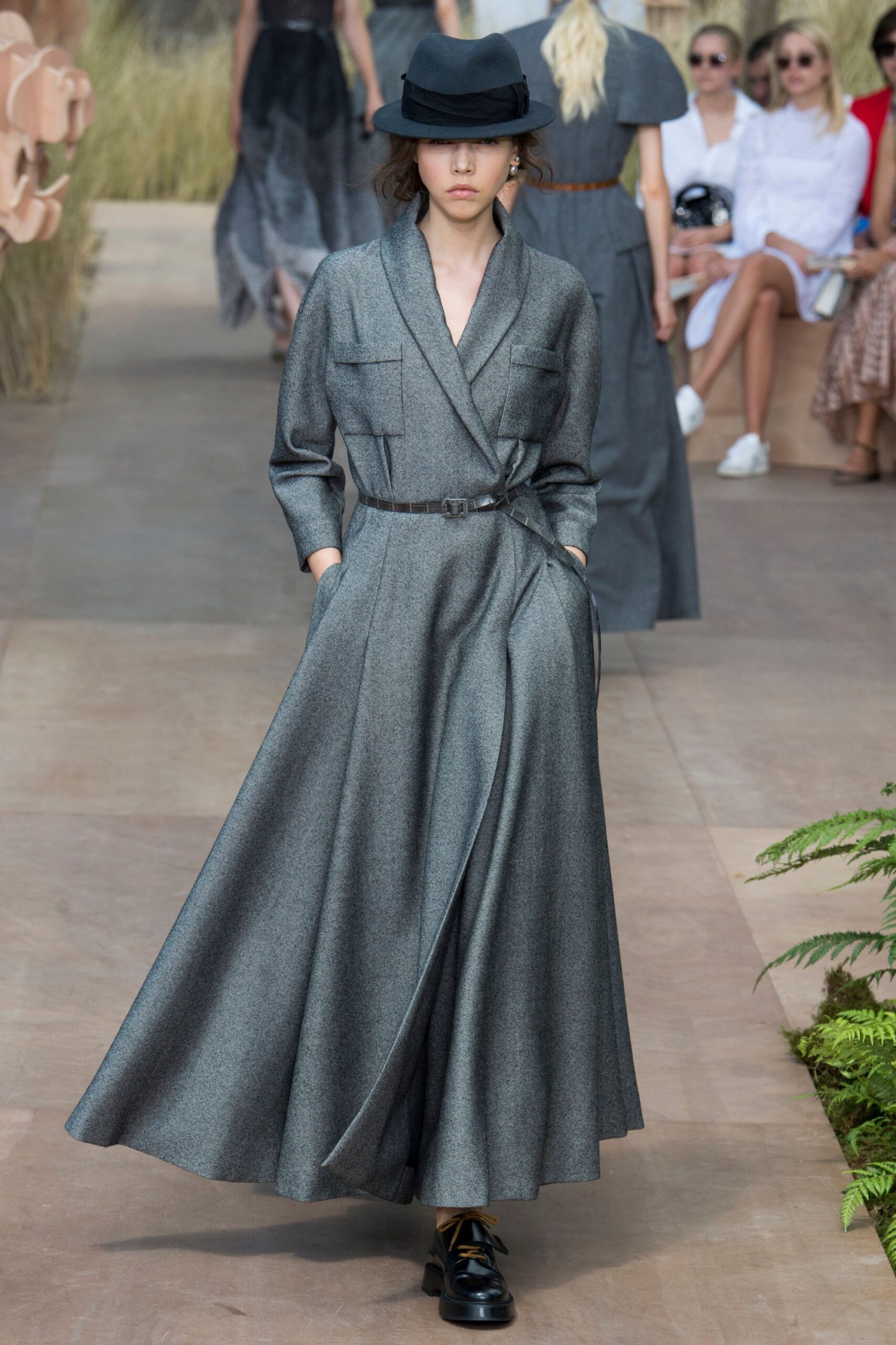 Christian Dior F/W 17 Couture Look 204