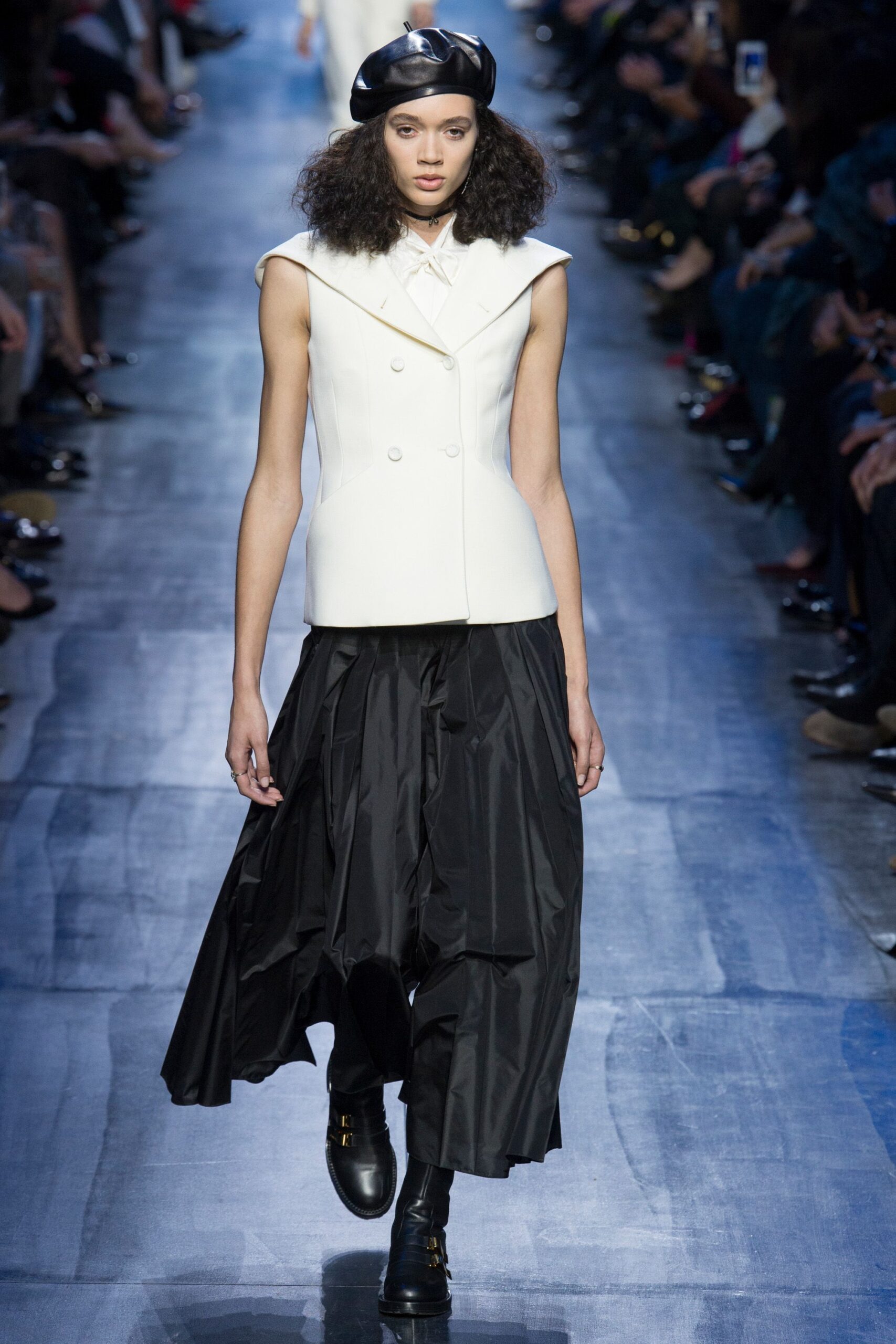 Christian Dior F/W 17 Look 675
