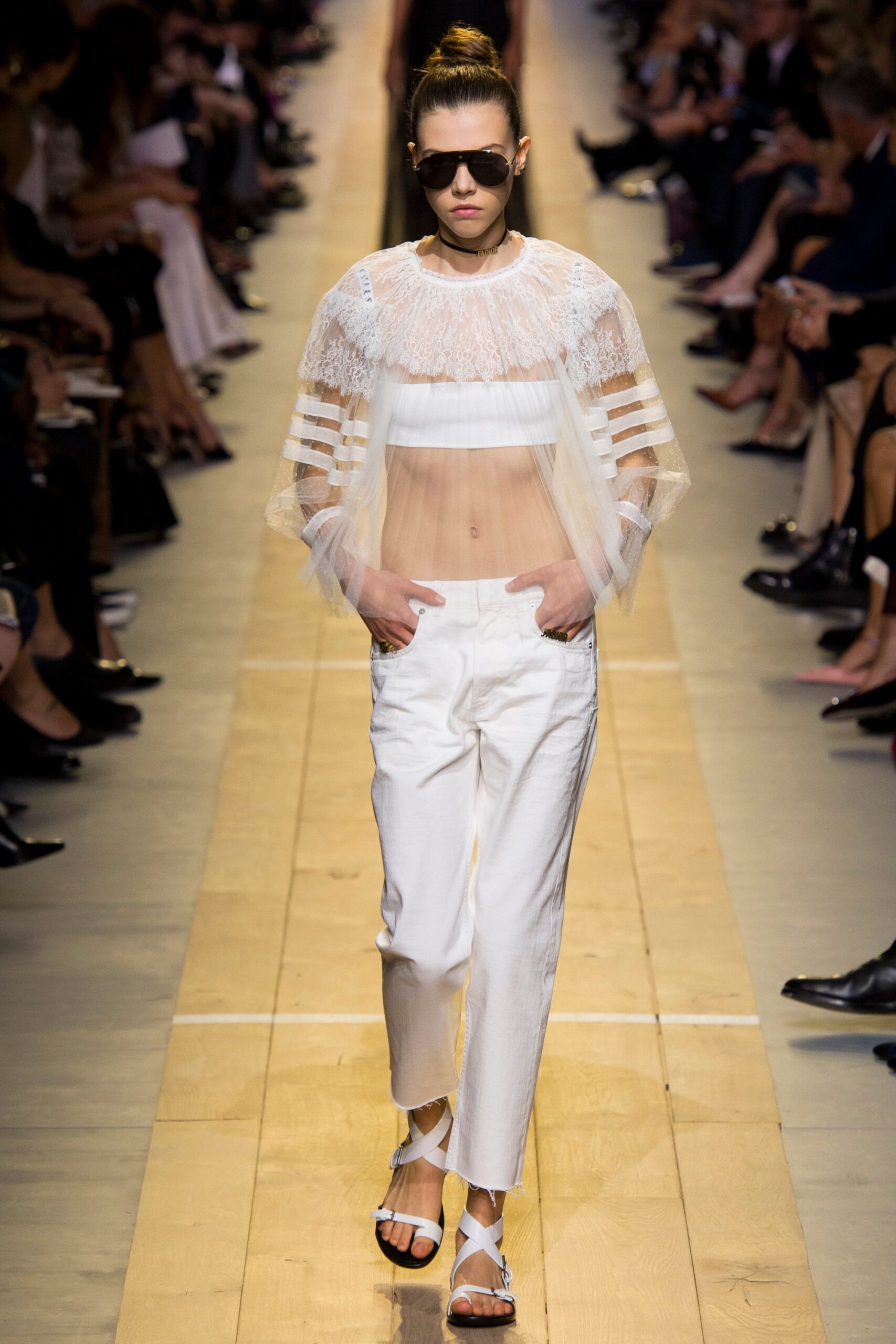 Christian Dior S/S 17 Look 360