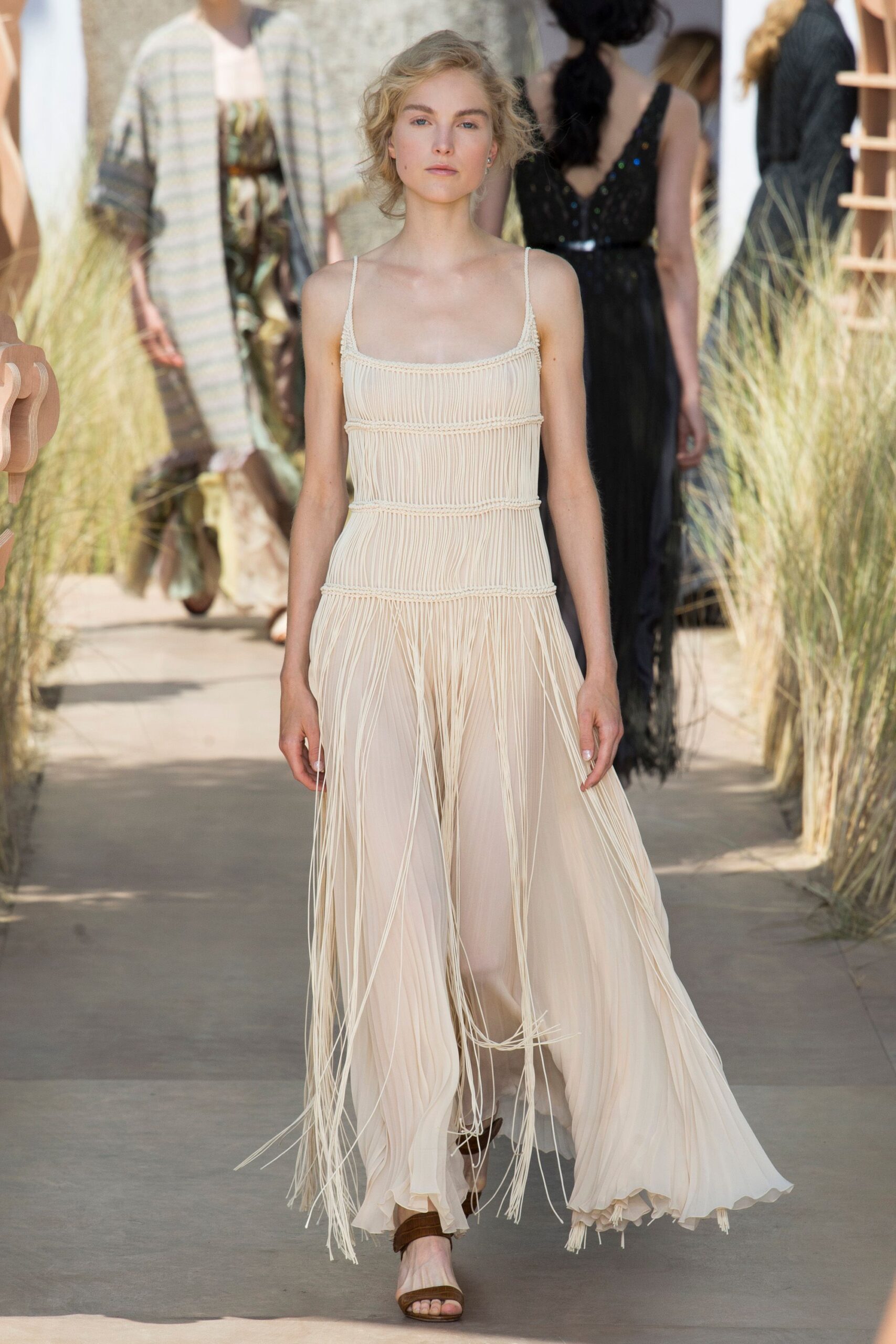 Christian Dior F/W 17 Couture Look 523