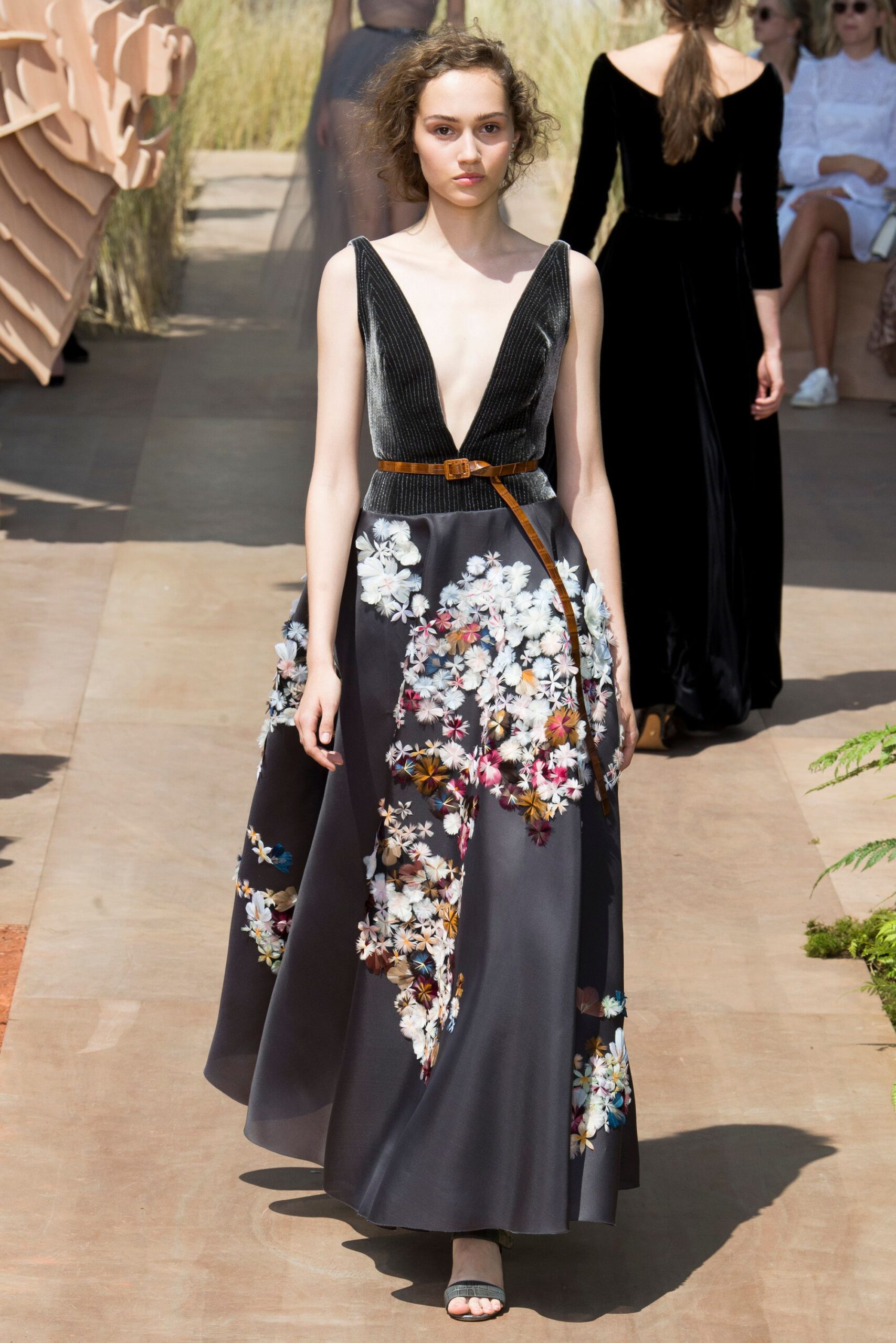 Christian Dior F/W 17 Couture Look 710