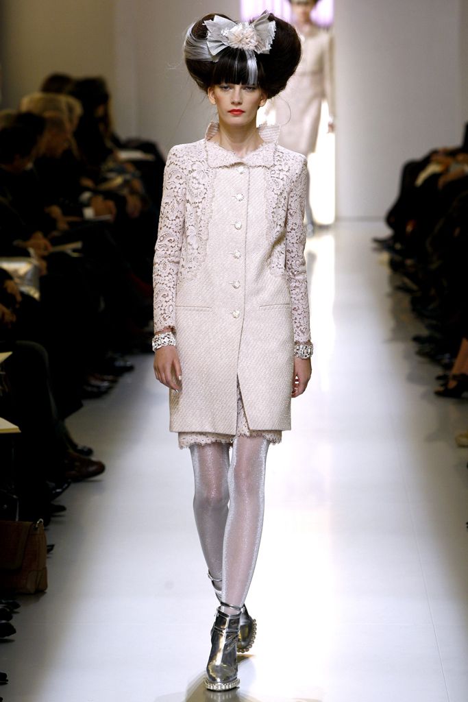 Chanel S/S 10 Couture Look 131