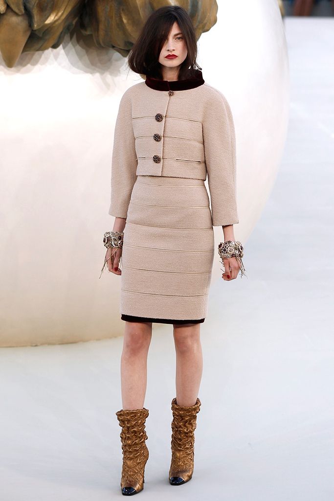 Chanel F/W 10 Couture Look 95