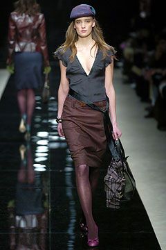 Burberry F/W 04 Look 33