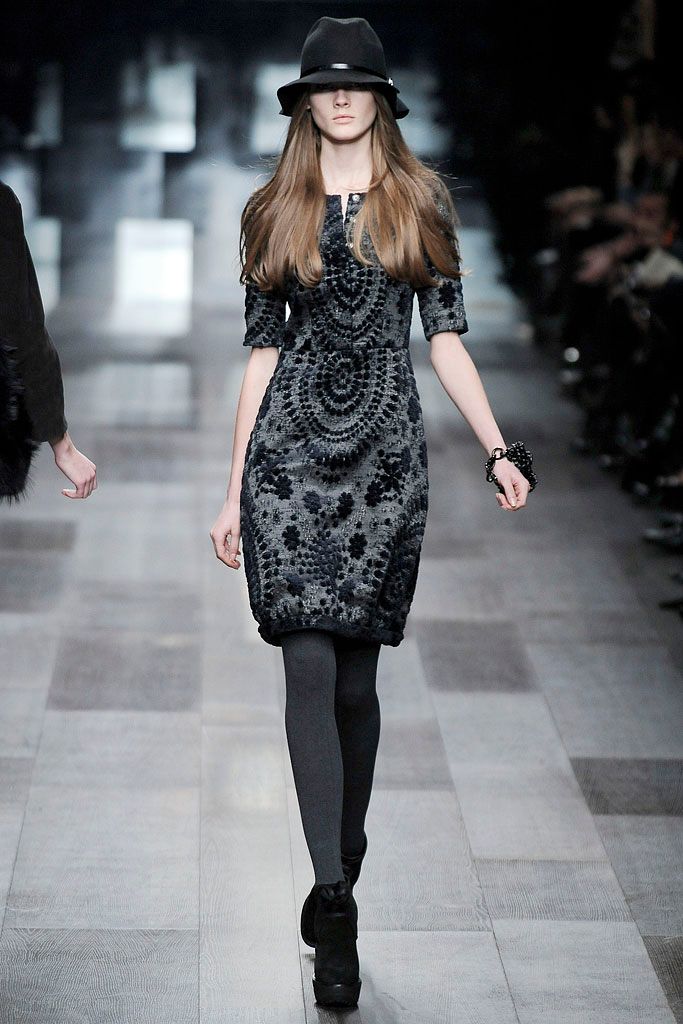 Burberry F/W 09 Look 124