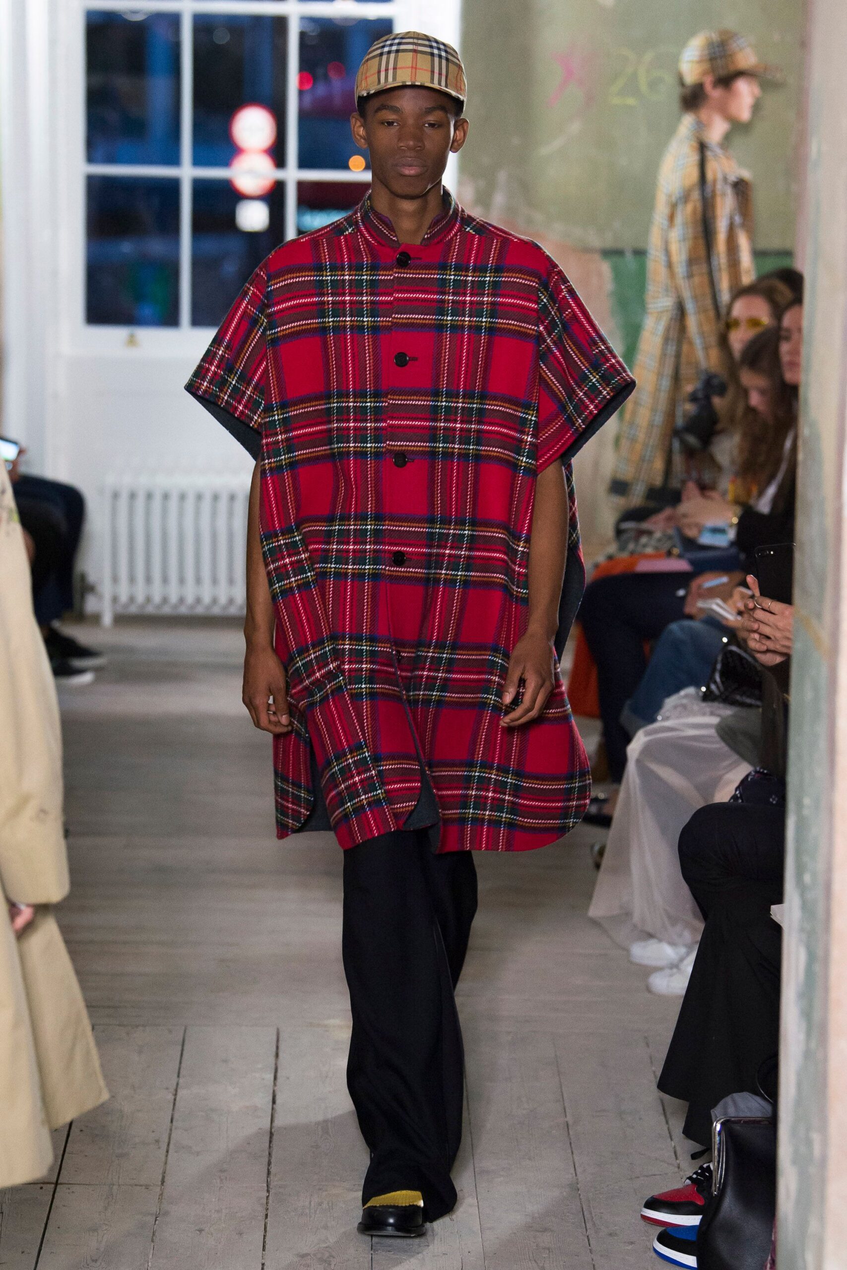 Burberry F/W 17 Look 333
