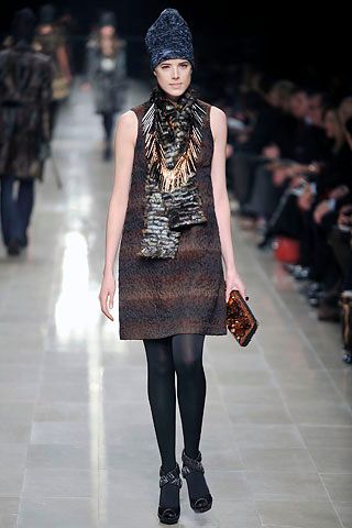Burberry F/W 08 Look 235