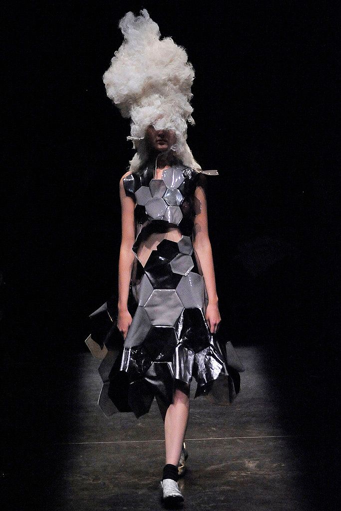 Comme des Garçons S/S 09 Look 102