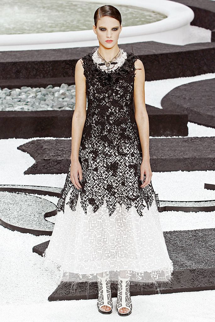 Chanel S/S 11 Look 331