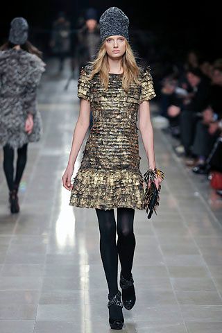 Burberry F/W 08 Look 225