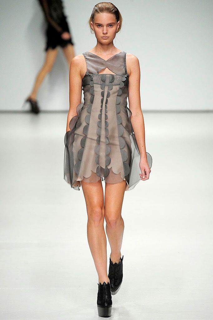 Christopher Kane S/S 09 Look 158