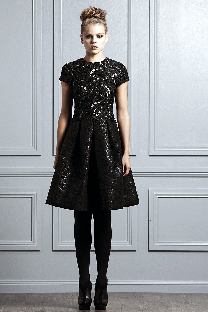Collette Dinnigan F/W 10 Look 94