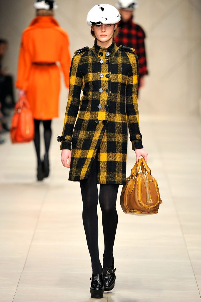 Burberry F/W 11 Look 52