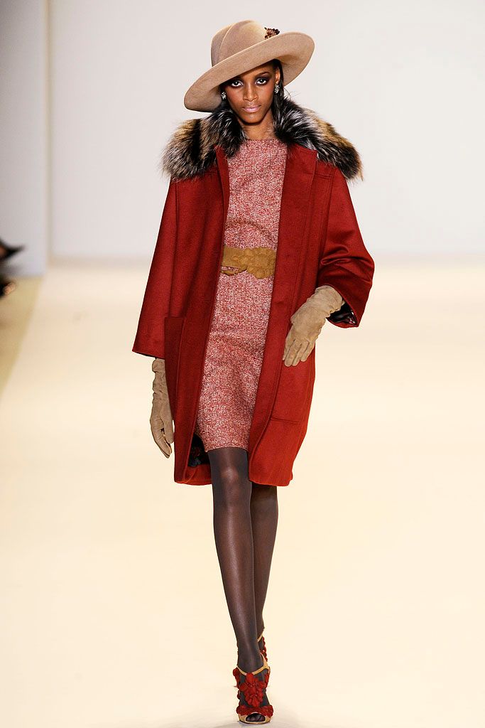 Carolina Herrera F/W 10 Look 49