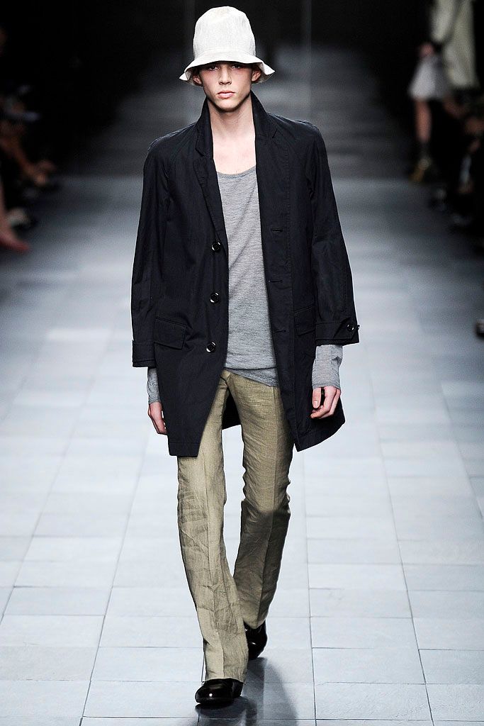Burberry S/S 09 Look 54