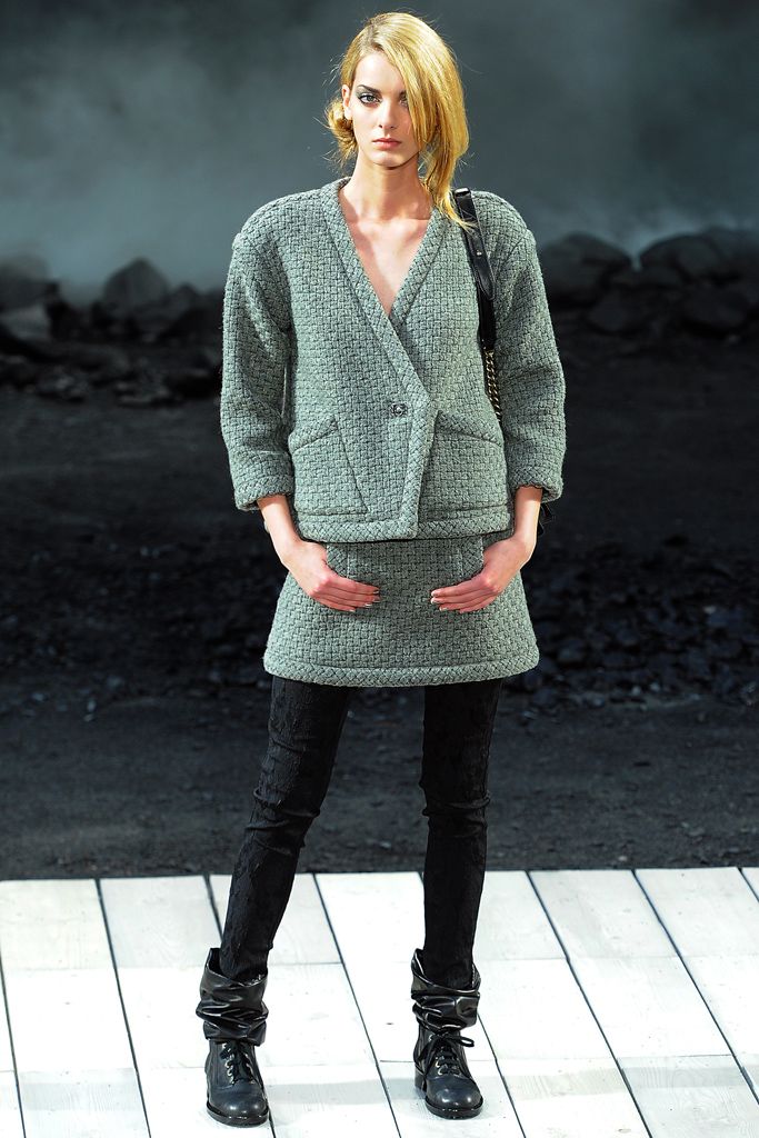 Chanel F/W 11 Look 63