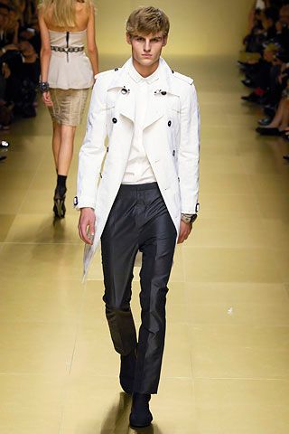 Burberry S/S 08 Look 36