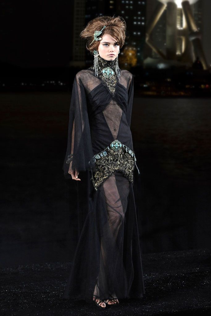 Chanel F/W 10 Look 435