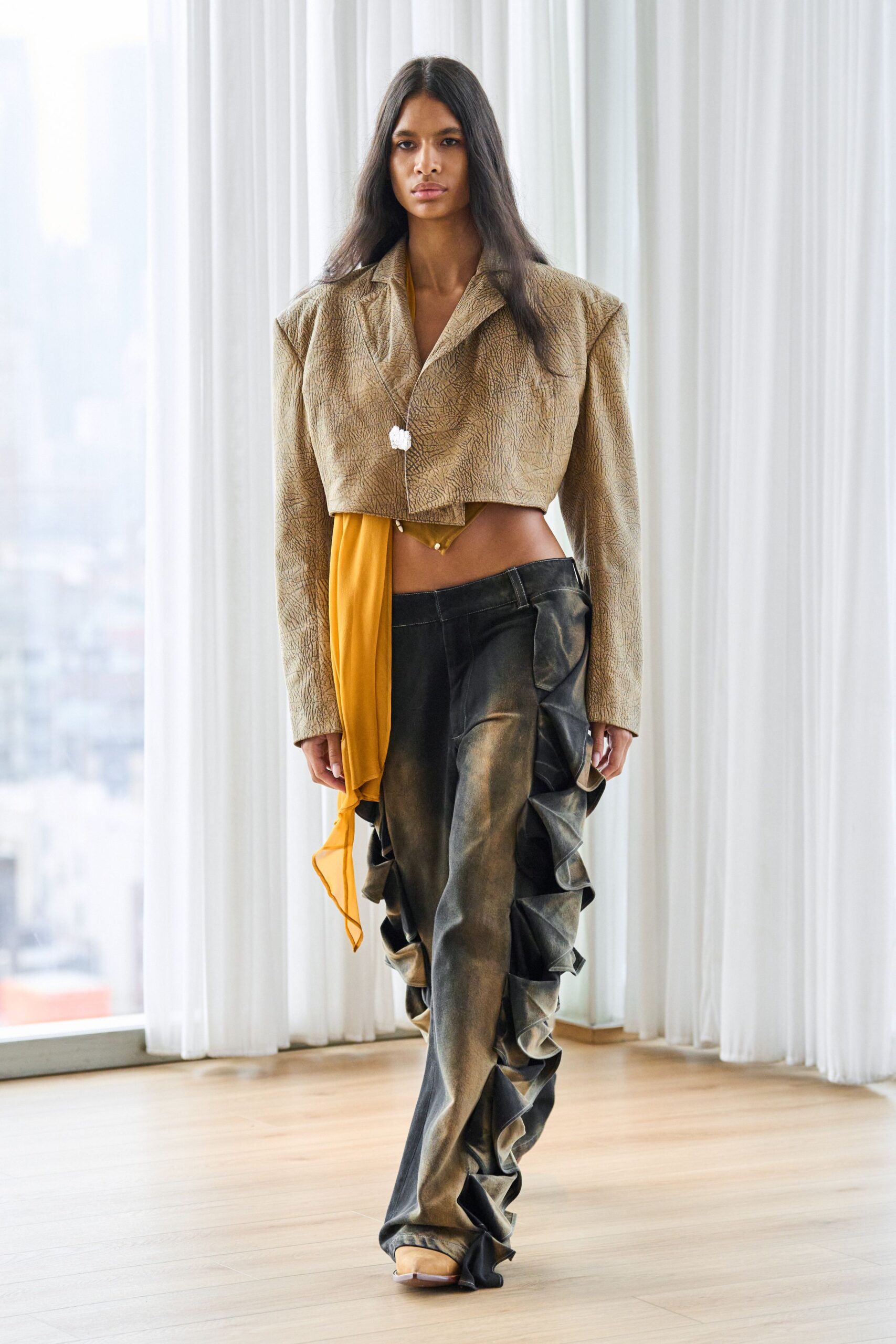beige fur long-sleeve collared fitted buttoned jacket