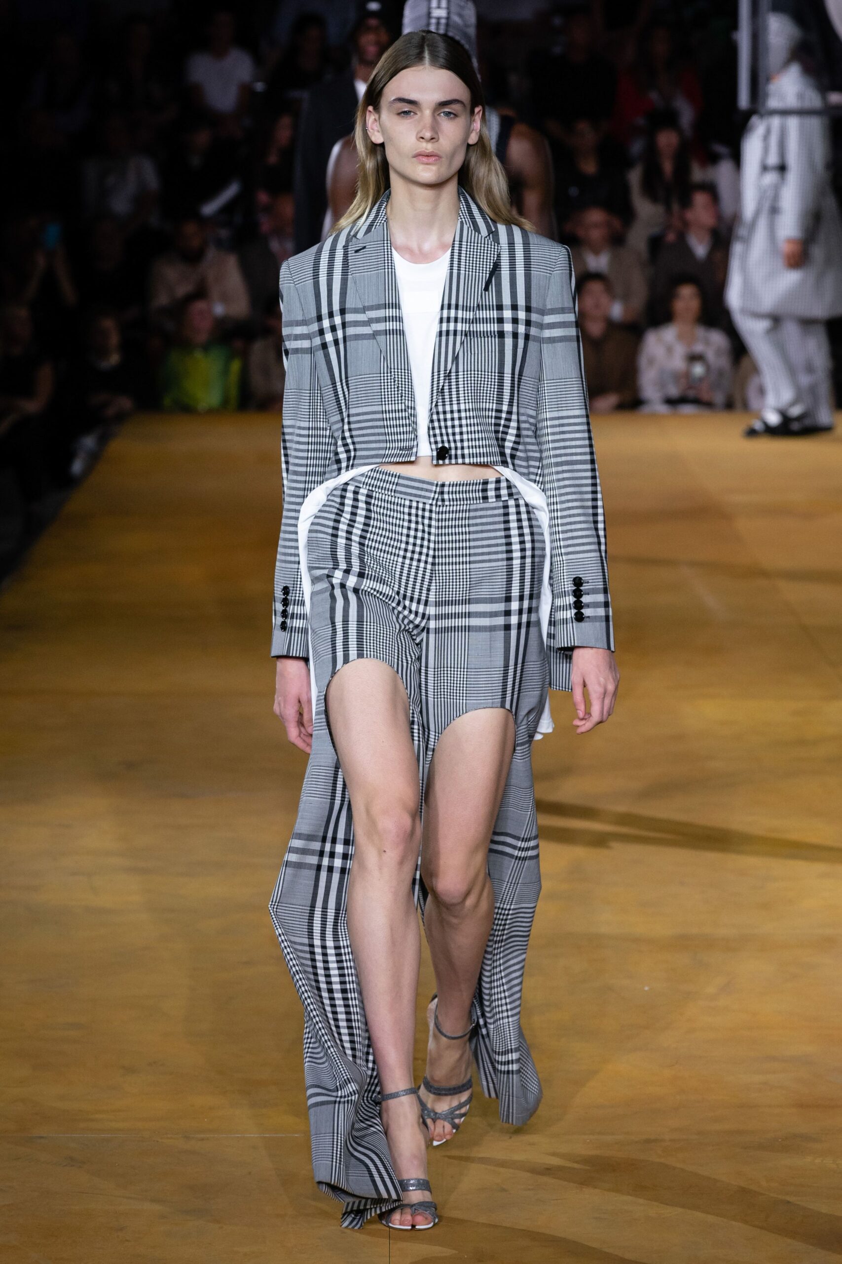 Burberry S/S 20 Menswear Look 938