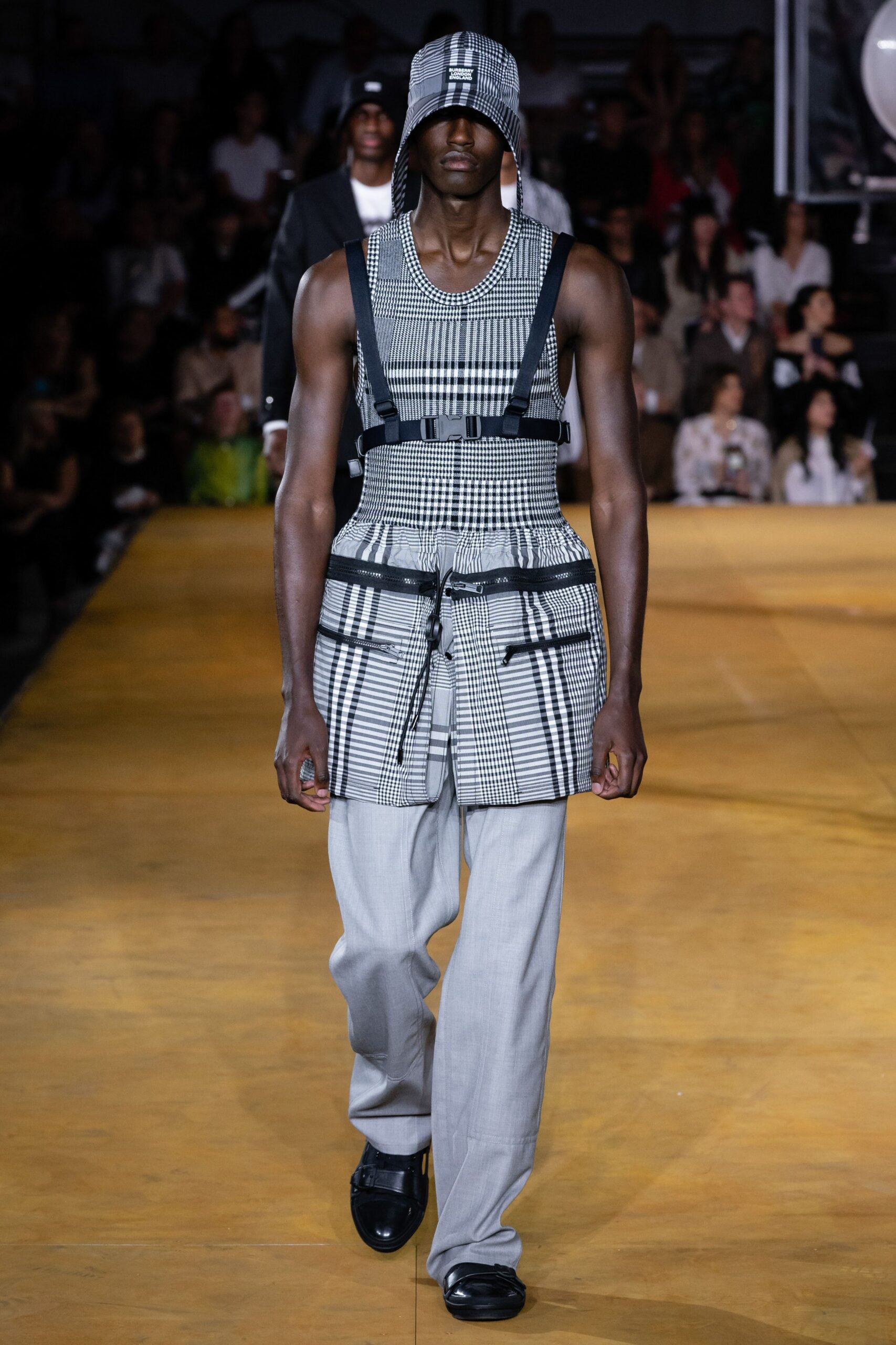 Burberry S/S 20 Menswear Look 939