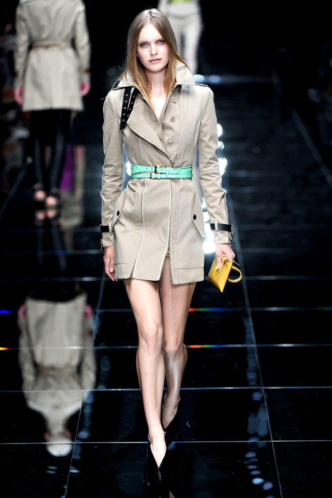 Burberry S/S 11 Look 49