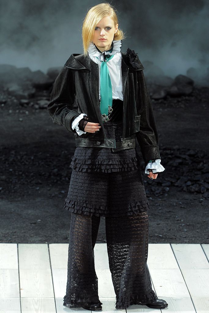 Chanel F/W 11 Look 243