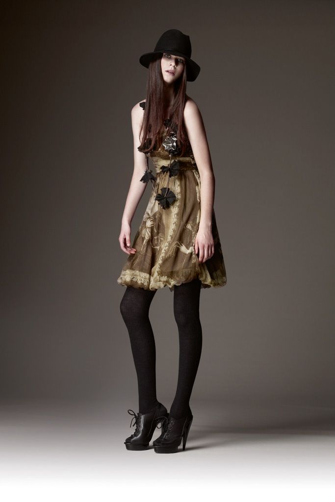 Burberry F/W 09 Look 26