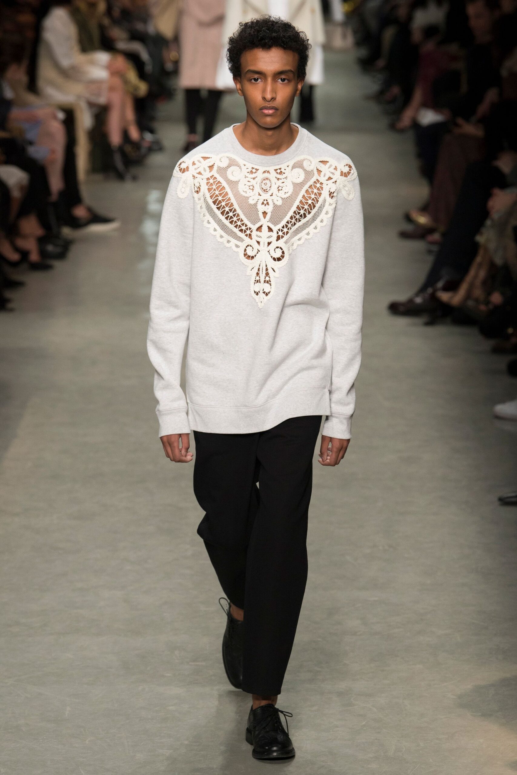 Burberry S/S 17 Look 637