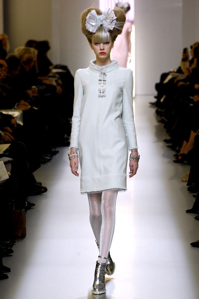 Chanel S/S 10 Couture Look 63